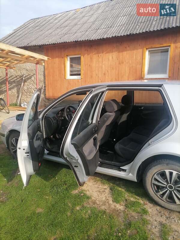 Хетчбек Volkswagen Golf 1999 в Львові