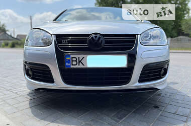 Хэтчбек Volkswagen Golf 2008 в Ровно