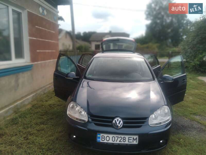 Хетчбек Volkswagen Golf 2006 в Чорткові