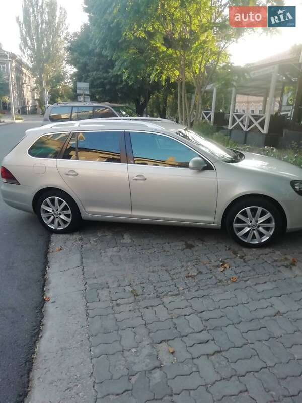 Универсал Volkswagen Golf 2010 в Запорожье