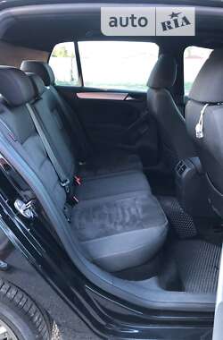 Хэтчбек Volkswagen Golf 2009 в 