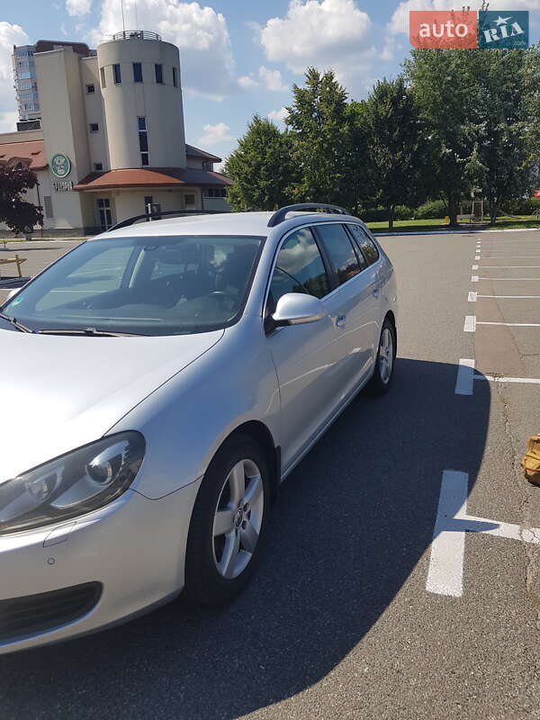 Універсал Volkswagen Golf 2013 в Броварах