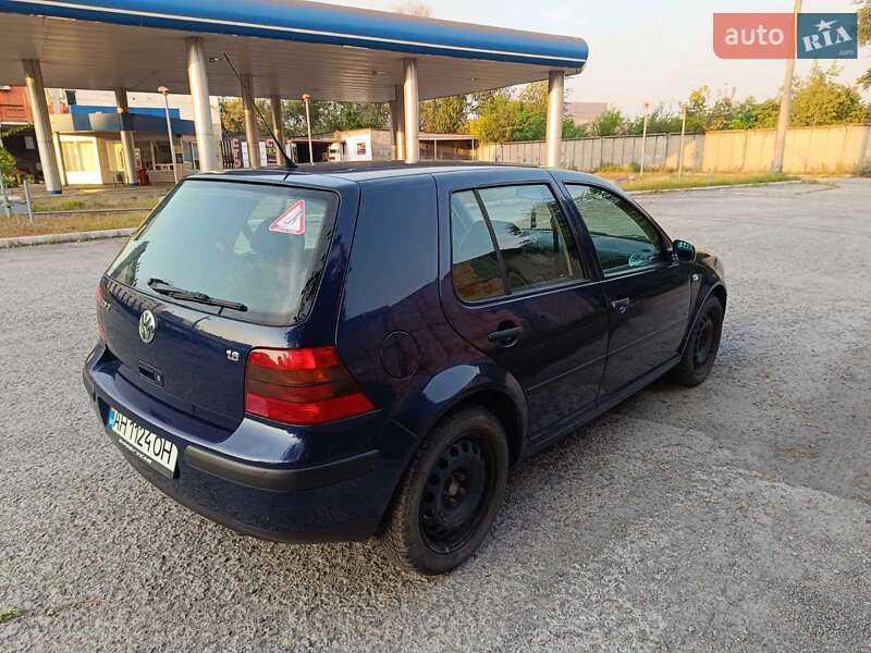 Хетчбек Volkswagen Golf 2001 в Кам'янському
