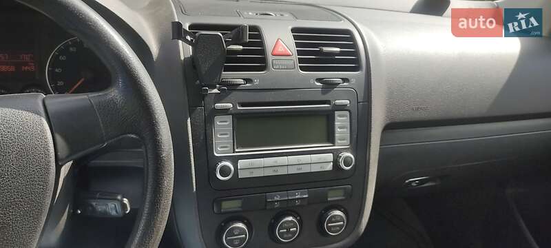 Хетчбек Volkswagen Golf 2006 в Сумах