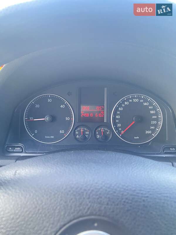 Універсал Volkswagen Golf 2007 в Чернівцях