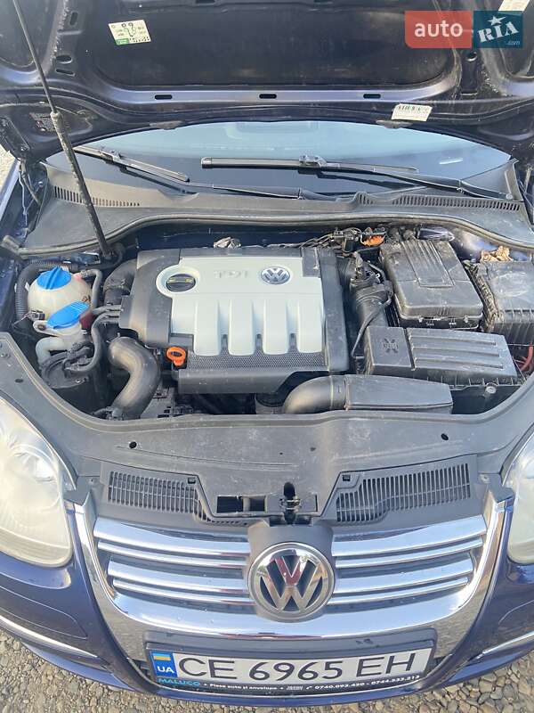 Універсал Volkswagen Golf 2007 в Чернівцях