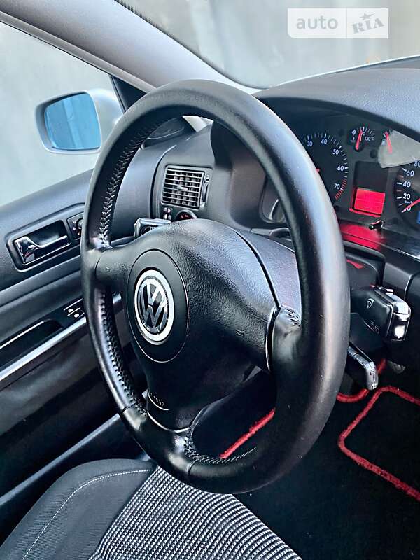 Хэтчбек Volkswagen Golf 2001 в Дрогобыче
