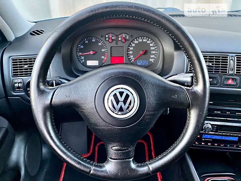 Хэтчбек Volkswagen Golf 2001 в Дрогобыче