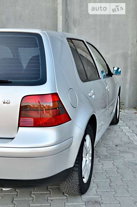 Хэтчбек Volkswagen Golf 2001 в Дрогобыче