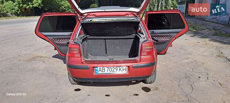 Хетчбек Volkswagen Golf 1998 в Вінниці