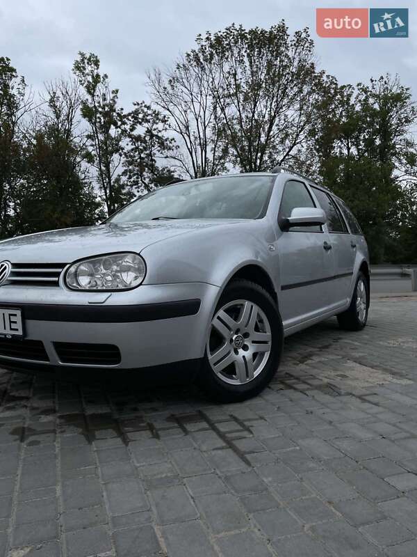 Універсал Volkswagen Golf 2001 в Вінниці