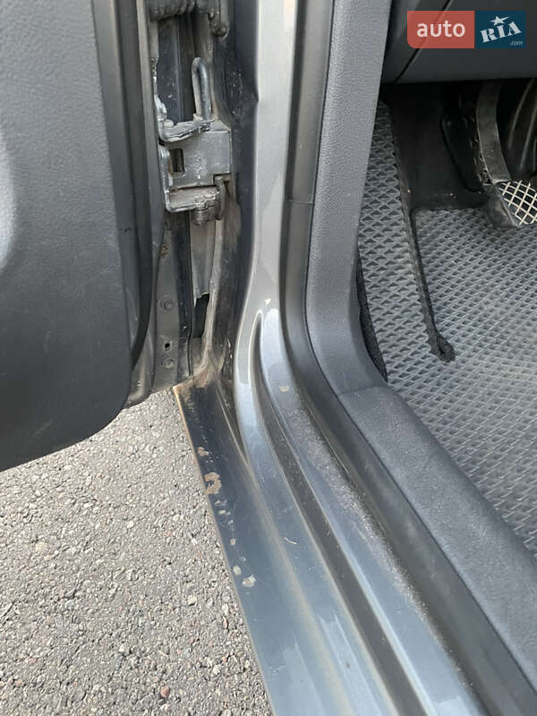 Хетчбек Volkswagen Golf 2005 в Сокалі