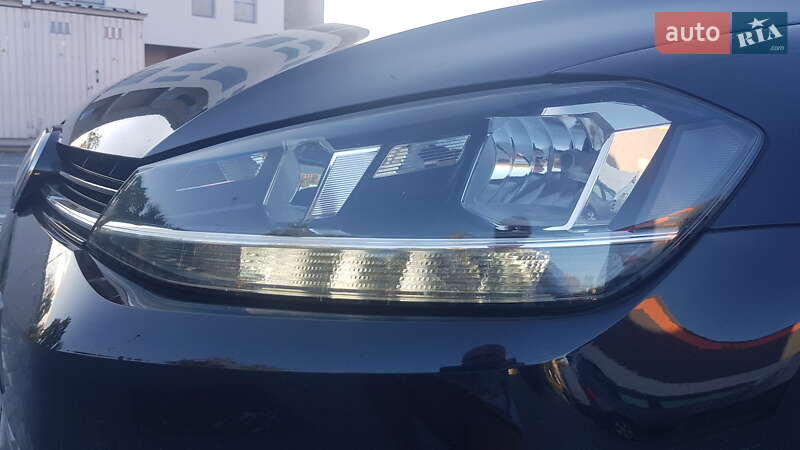 Універсал Volkswagen Golf 2020 в Ужгороді