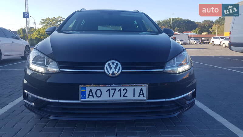 Універсал Volkswagen Golf 2020 в Ужгороді