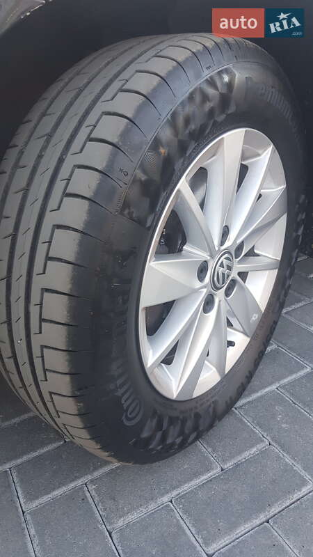 Універсал Volkswagen Golf 2020 в Ужгороді