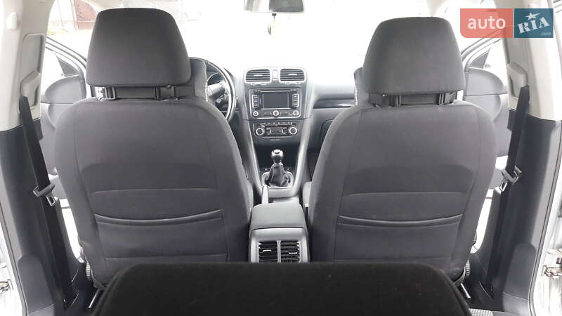 Універсал Volkswagen Golf 2009 в Острозі