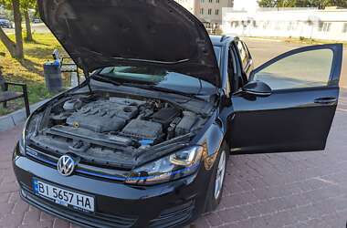 Универсал Volkswagen Golf 2015 в Полтаве