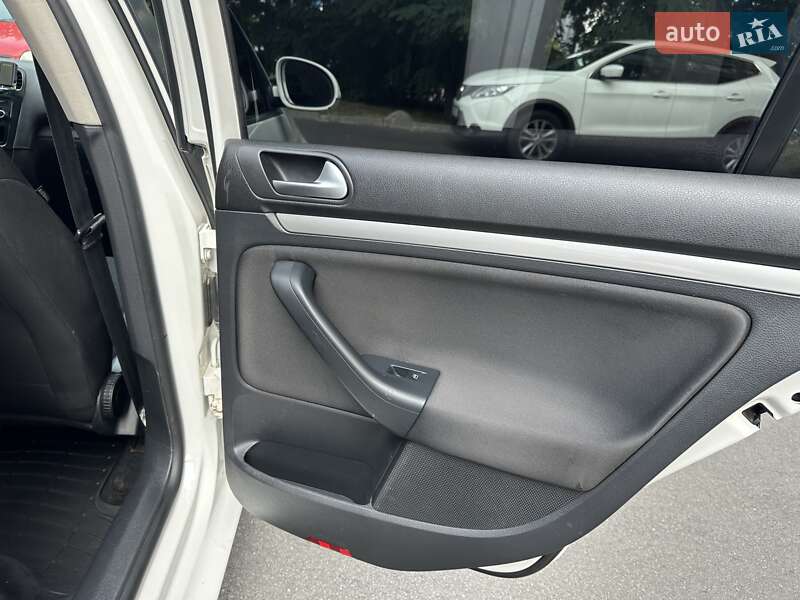 Універсал Volkswagen Golf 2013 в Києві