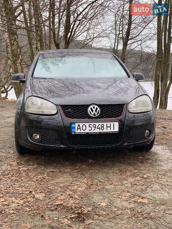 Хетчбек Volkswagen Golf 2004 в Тячеві