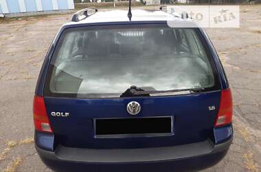 Универсал Volkswagen Golf 2005 в Чернобае
