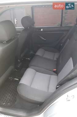 Хэтчбек Volkswagen Golf 2002 в Полтаве