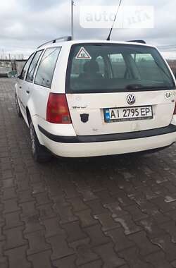 Универсал Volkswagen Golf 2005 в Киеве