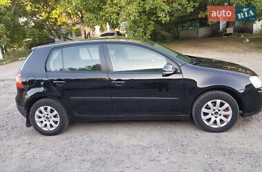 Хетчбек Volkswagen Golf 2005 в 