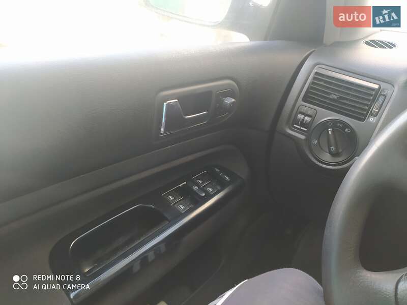 Универсал Volkswagen Golf 2002 в Прилуках