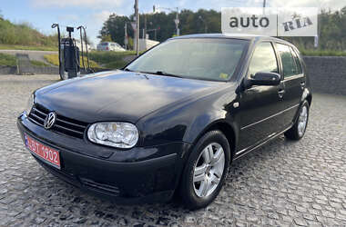 Хэтчбек Volkswagen Golf 2002 в Львове