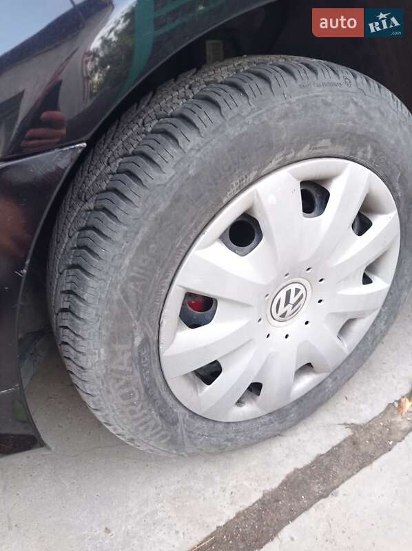 Хэтчбек Volkswagen Golf 2011 в Белозерке