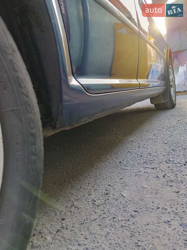 Хетчбек Volkswagen Golf 2002 в Івано-Франківську