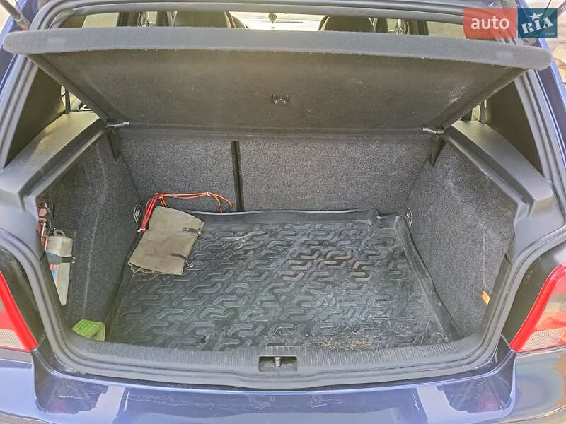 Хетчбек Volkswagen Golf 2002 в Івано-Франківську