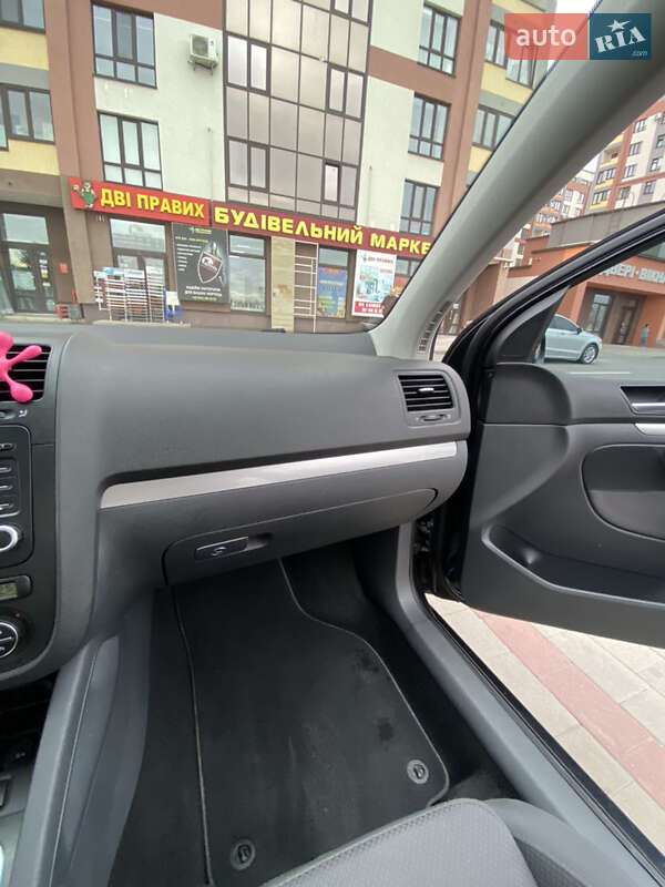 Хэтчбек Volkswagen Golf 2006 в Тернополе