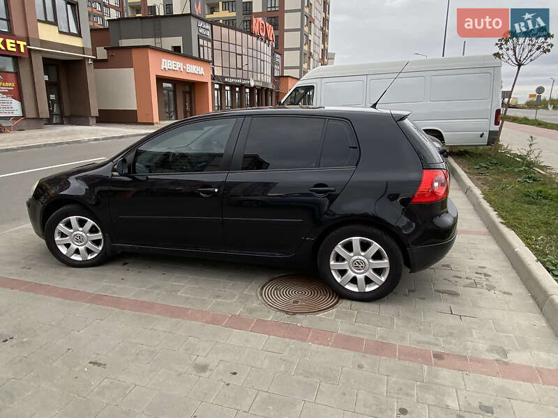 Хэтчбек Volkswagen Golf 2006 в Тернополе