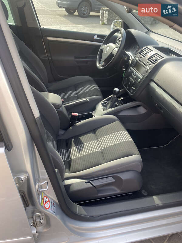 Хетчбек Volkswagen Golf 2008 в Хмельницькому