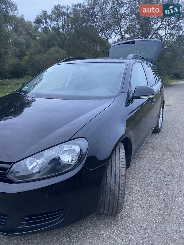 Универсал Volkswagen Golf 2011 в Ивано-Франковске