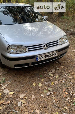 Хетчбек Volkswagen Golf 2003 в Зміїві