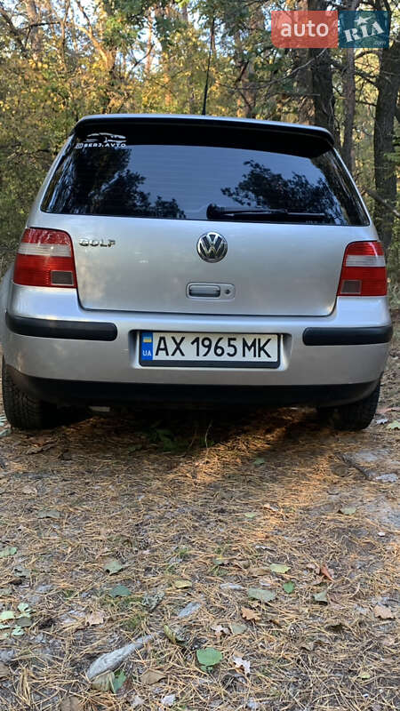 Хетчбек Volkswagen Golf 2003 в Зміїві