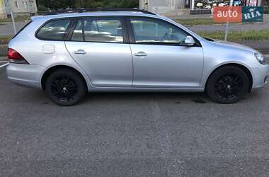 Универсал Volkswagen Golf 2010 в 