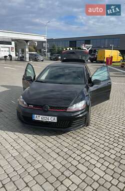 Хетчбек Volkswagen Golf 2013 в 