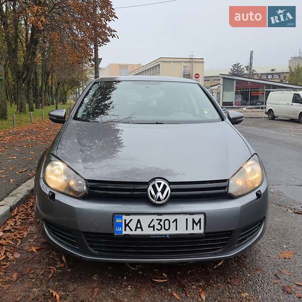 Хэтчбек Volkswagen Golf 2012 в Киеве