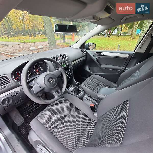 Хэтчбек Volkswagen Golf 2012 в Киеве