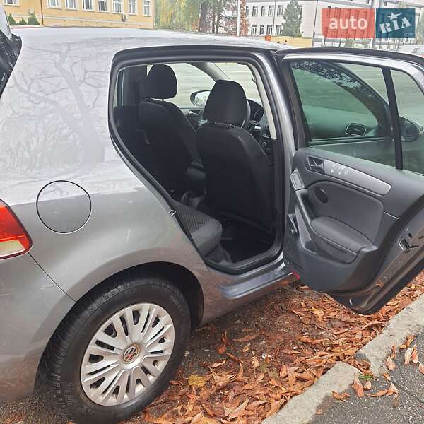 Хэтчбек Volkswagen Golf 2012 в Киеве