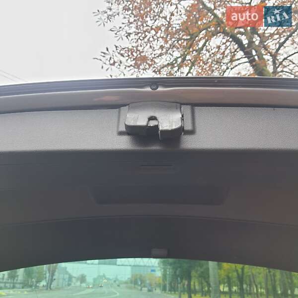 Хэтчбек Volkswagen Golf 2012 в Киеве