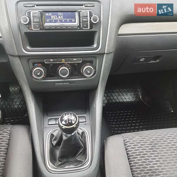 Хэтчбек Volkswagen Golf 2012 в Киеве