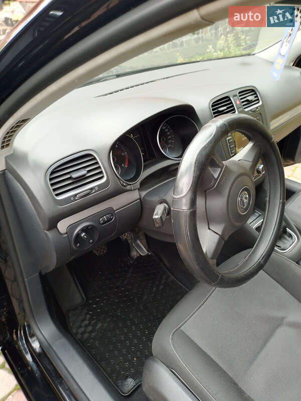 Хетчбек Volkswagen Golf 2010 в Івано-Франківську
