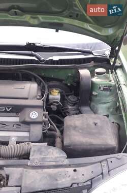 Хэтчбек Volkswagen Golf 1999 в 