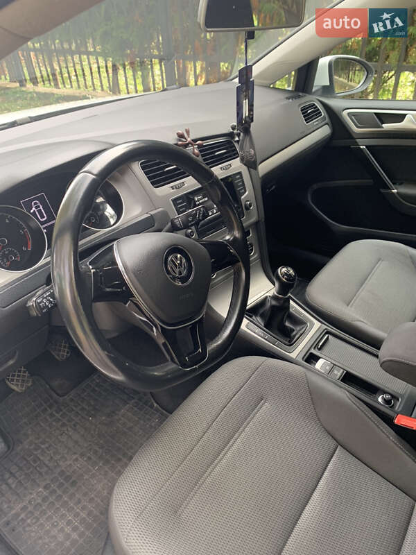 Универсал Volkswagen Golf 2015 в Луцке