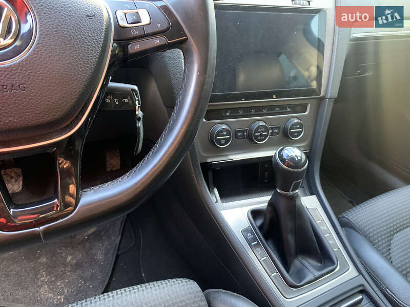 Хетчбек Volkswagen Golf 2013 в Заставній