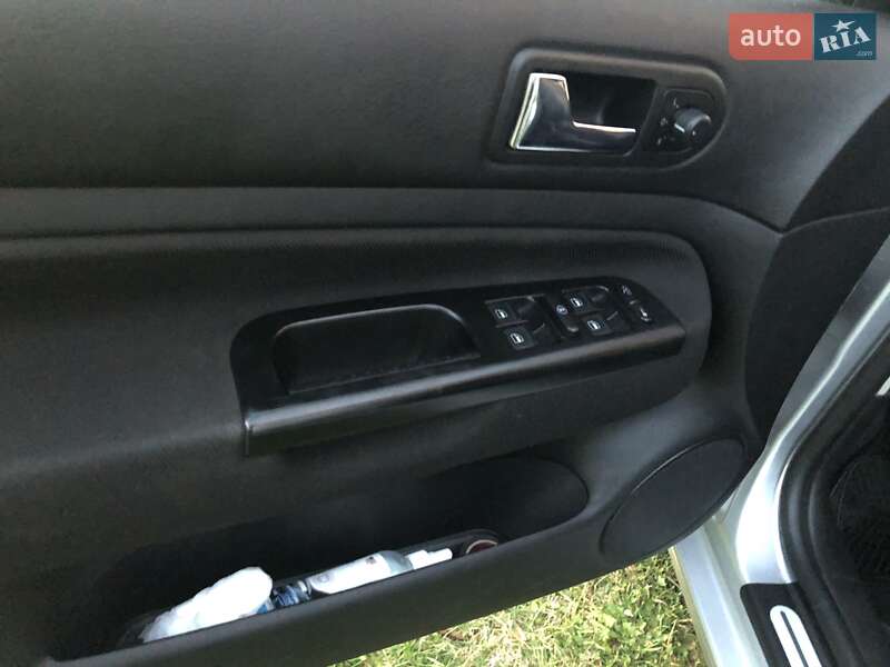 Хэтчбек Volkswagen Golf 2002 в Косове